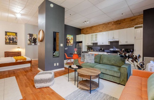 Old Montreal Apartment | Downtown Luxe Loft Retreat