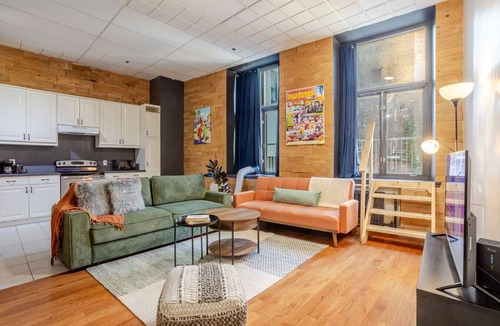 Old Montreal Apartment | Downtown Luxe Loft Retreat