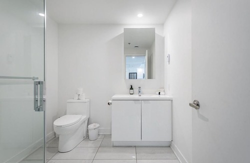 Gay Village Apartment | Downtown Montreal 1BR - Sleeps 4