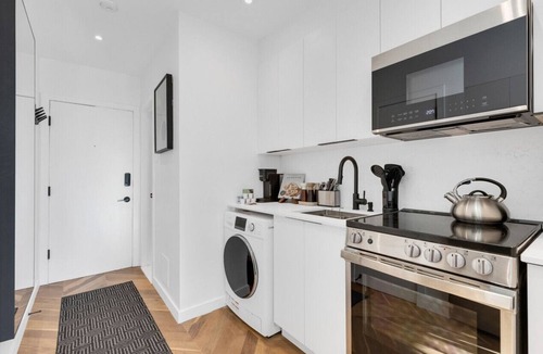Milton Park Apartment | Downtown Montreal Speakeasy 503 | Balcony, Queen Bed, Sofa Bed, Parking & 65` TV