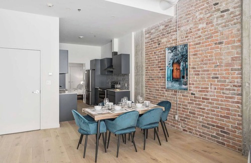 Downtown Montreal Apartment | Downtown| Unique 2BDR-2BA|6Guests