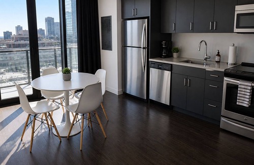 Downtown Winnipeg Apartment | Downtown Winnipeg - 2BR High-Rise w/Parking & Gym