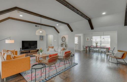 Garland House | Dream Vacation Home with Pool for Large Groups