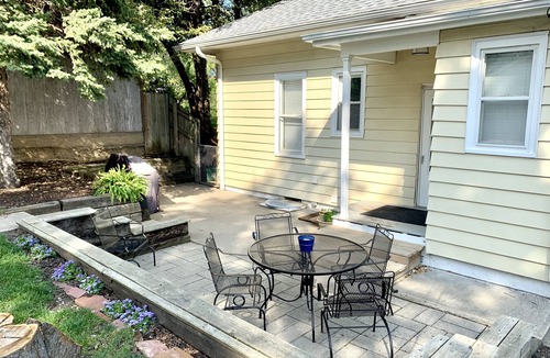 Dundee-Happy Hollow Historic District House | Dundee Charm - Fall and Holiday dates going quickly