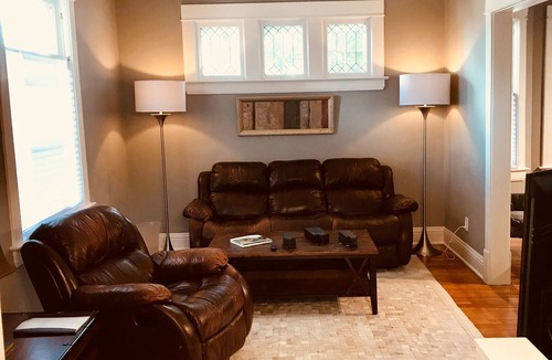 Dundee-Happy Hollow Historic District House | Dundee Charm - Fall and Holiday dates going quickly