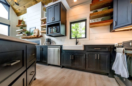 Drasco Cabin | Eagle Bluff Cabin at Greers Ferry Lake with Hot Tub