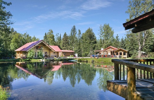 Hope Cabin | Eagle's Peak Cabin - a little Alaskan log cabin right on the pond