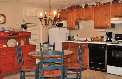 Eagles Mere House | Eagles Mere Lodging Perfect for Two People - Across from Outlet Pond