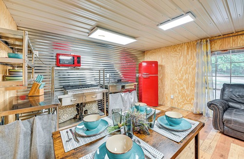 Texarkana Apartment | Easy I-30 Access: Cozy Texarkana Apt w/Essentials