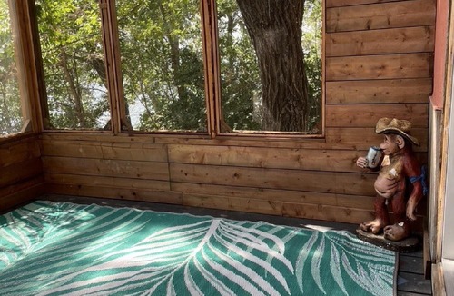 B-Say-Tah Cabin | Echo Lake Lakefront Cabin in picturesque Qu’Appelle Valley,