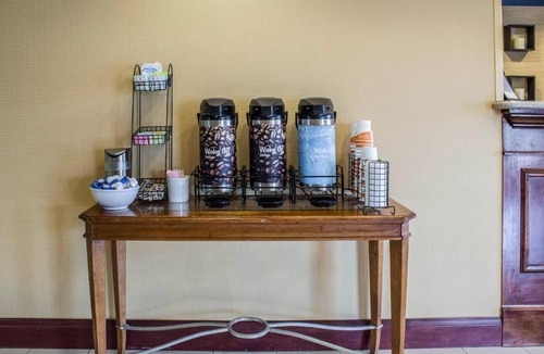 Ankeny Cabin | Econo Lodge Ankeny - Des Moines