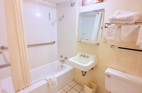 Cameron Hotel | Econo Lodge Cameron