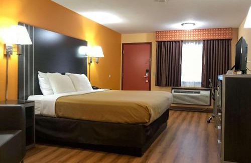 Purcell Cabin | Econo Lodge Purcell