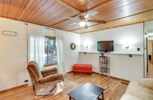 Edgemont House | Edgemont Home w/Deck ~ 9 Mi to Greers Ferry Lake!
