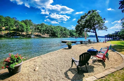 Mid America Cabin | Edgewater Resort - Cottage #8