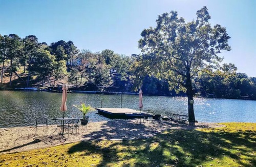 Mid America Cabin | Edgewater Resort - Cottage #7