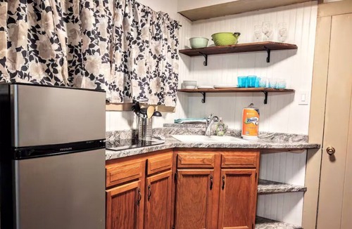 Mid America Cabin | Edgewater Resort - Cottage #1
