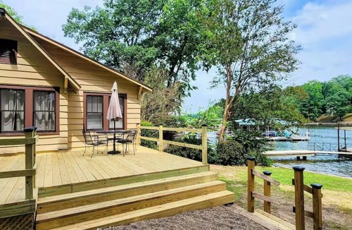 Mid America Cabin | Edgewater Resort - Cottage #5