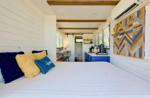 Waco House | Elegant Container Tiny House Yellow & Blue