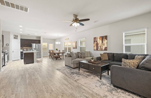 Round Rock Apartment | Elegant Home with Cozy Vibes
