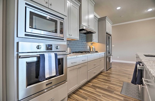 Montgomery House | Elegant Lake Conroe Townhome w/Boat Slip!