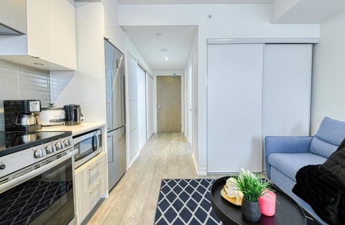 Church and Wellesley Hotel | Elegant Toronto Studio w/Sofa Bed in a Prime Location. Stay in Style!