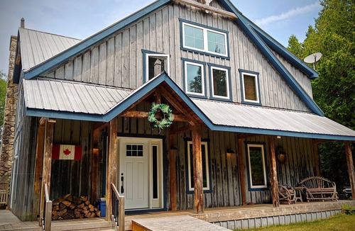 Tobermory Cottage | Elenriel Cottage - Waterfront Timberframe on Five Fathoms National Marine Park