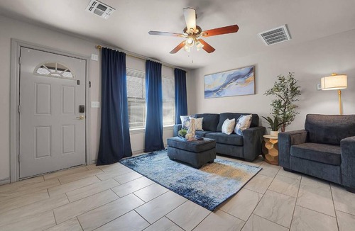 Elgin Apartment | Elgin Oasis Suite A