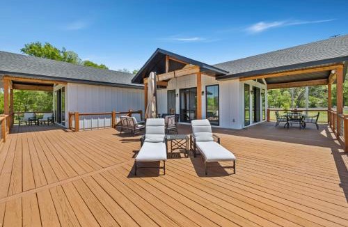 Noel House | Elk View-Access Elk River-Rural Acreage-Huge Patio