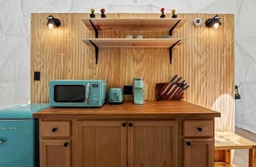 Wolfe City Cabin | Enchanting Glamping Dome with Fire Pit & Stargazing near Wolfe City, Texas