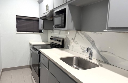 Westfield Hotel | Enjoy a Tranquil Stay Near Six Flags-3.7 miles | Free Parking, Easy I-45 Access