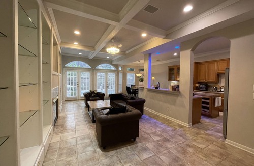 Uptown House | Enspaizo