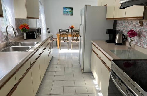 Agincourt House | Ensuite master bedroom near Agincourt Go