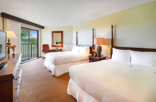 Hanamaulu Hotel | Ensuring a Very Comfortable & Memorable Stay! 2 Family-friendly Units, Pool