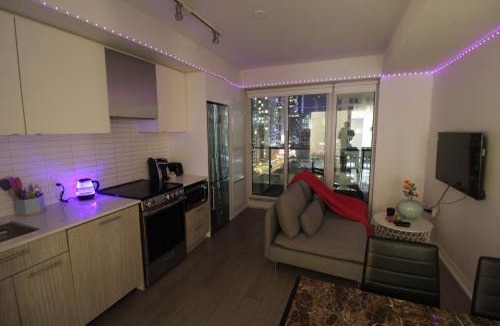 Garden District Apartment | Entire 1BR - Walk to CF Toronto Eaton Centre Yonge Dundas Square Prime Downtown