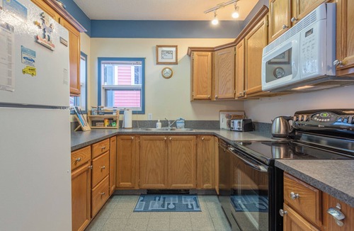 Silver Star Mountain House | Entire 4 Bedroom Home Right on trails - Sauna & Private Hot Tub!