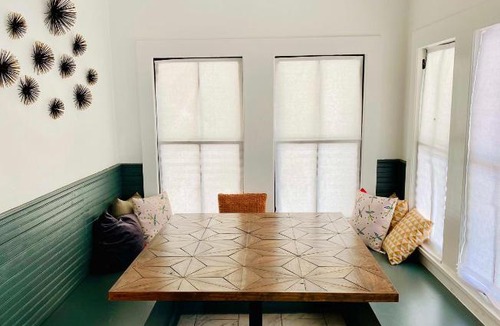 Freetown - Port Rico House | Entire Home Downtown - 2 BR 2 Bath
