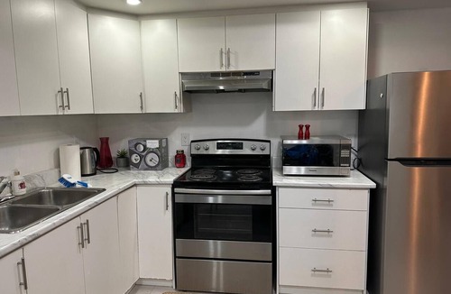 Brampton House | Entire Place - 3BR/2WR