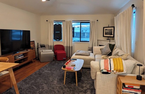 Fairview House | Entire Private Guestroom Near Downtown Anchorage – Kitchen, WiFi & Parking