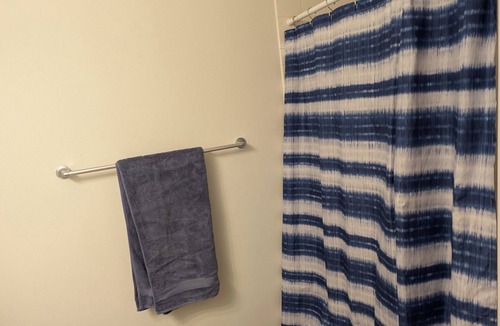 Fairview House | Entire Private Guestroom Near Downtown Anchorage – Kitchen, WiFi & Parking
