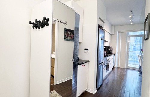 CityPlace Apartment | Entire rental unit in Toronto, Canada