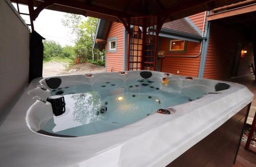Saint-Philemon Apartment | Escapade parfaite - SPA Condo