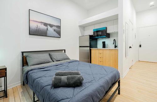 Sainte-Marie Apartment | Escape studio with parking near downtown Montreal