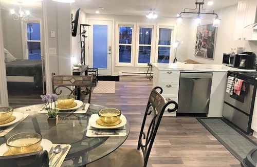 Carleton Place Apartment | Esther's Place-Carleton Place Downtn Apt