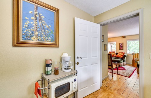 Eureka Springs Historic District House | Eureka Springs Rental - Walk to Downtown!