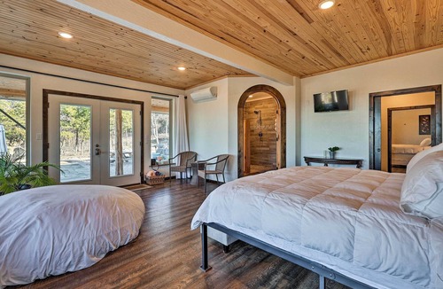 Eureka Springs House | Eureka Springs Vacation Rental w/ Pool & Hot Tub!