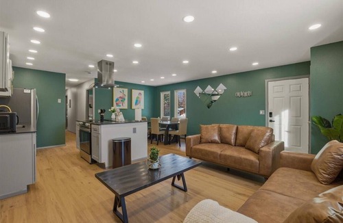 University Area House | Everdream - Peaceful 3 Bedroom 1 Bathroom