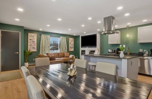 University Area House | Everdream - Peaceful 3 Bedroom 1 Bathroom
