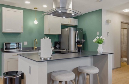 University Area House | Everdream - Peaceful 3 Bedroom 1 Bathroom