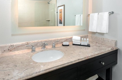 Park Central Hotel | Everything You Need For The Perfect Vacation! 3 Relaxing units, Pool!